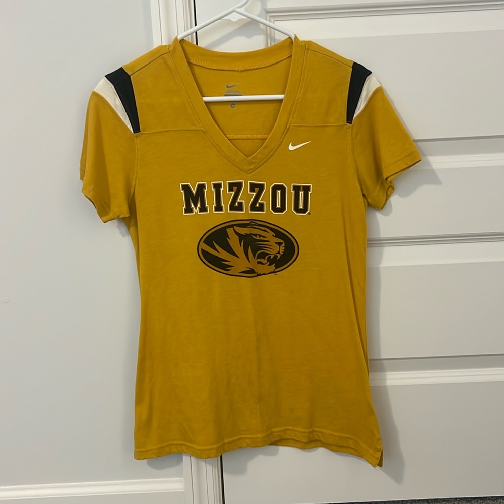 Women’s Nike Mizzou tee size M